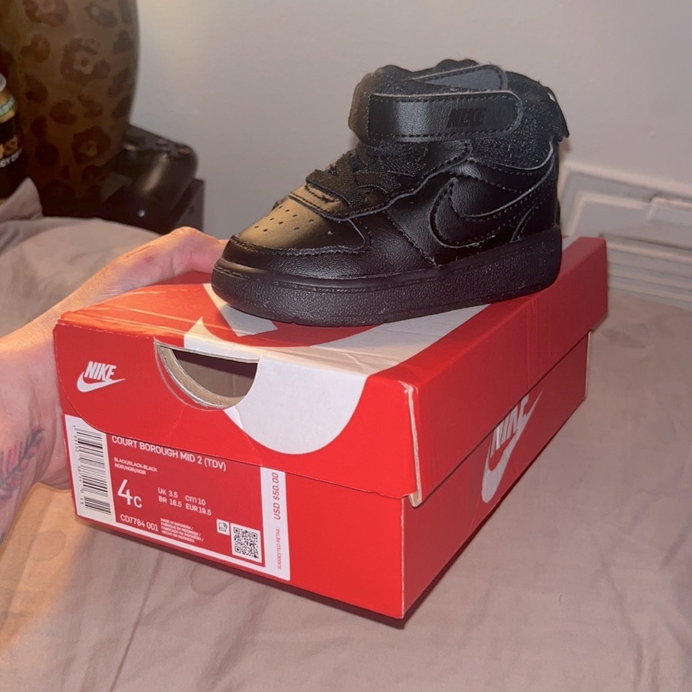 Black Court Borough Mid 2 (TDV) Toddler 4C